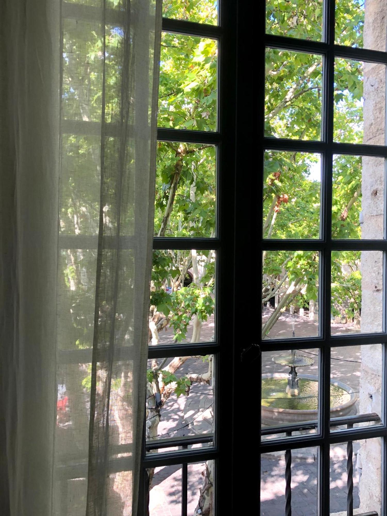 La Boheme Place Aux Herbes Uzès Eksteriør bilde